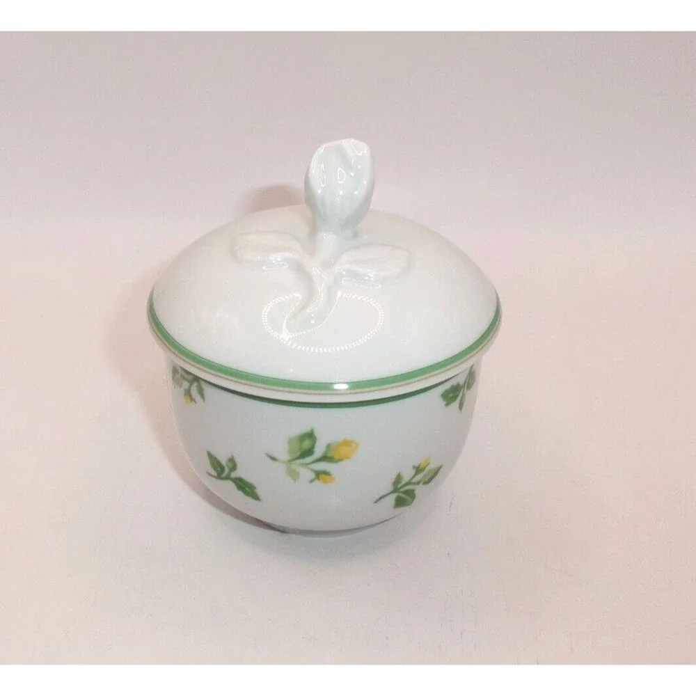 Wedgwood Summer Dream Lidded Sugar Bowl White Porcelain Yellow Roses 3-D Rose